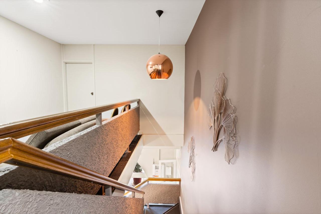 Adelaide International Motel Экстерьер фото
