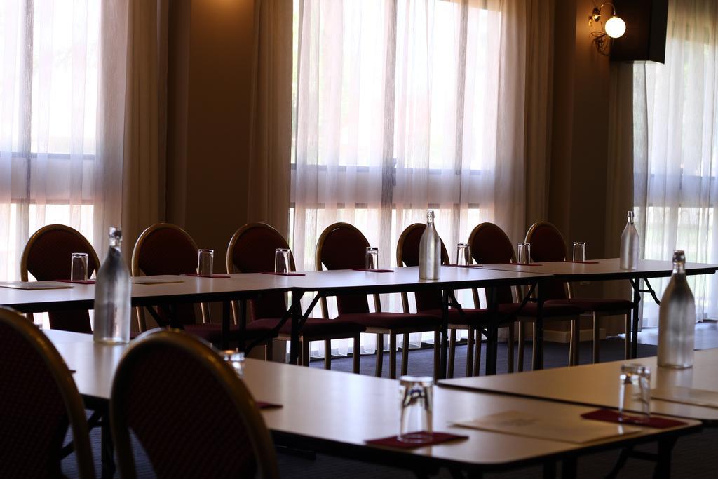Adelaide International Motel Экстерьер фото