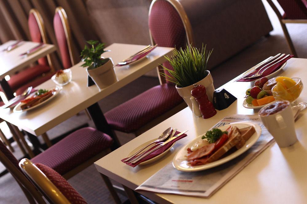 Adelaide International Motel Экстерьер фото