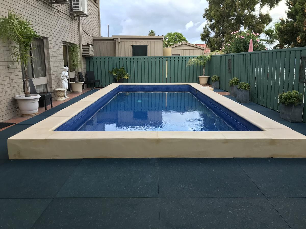 Adelaide International Motel Экстерьер фото