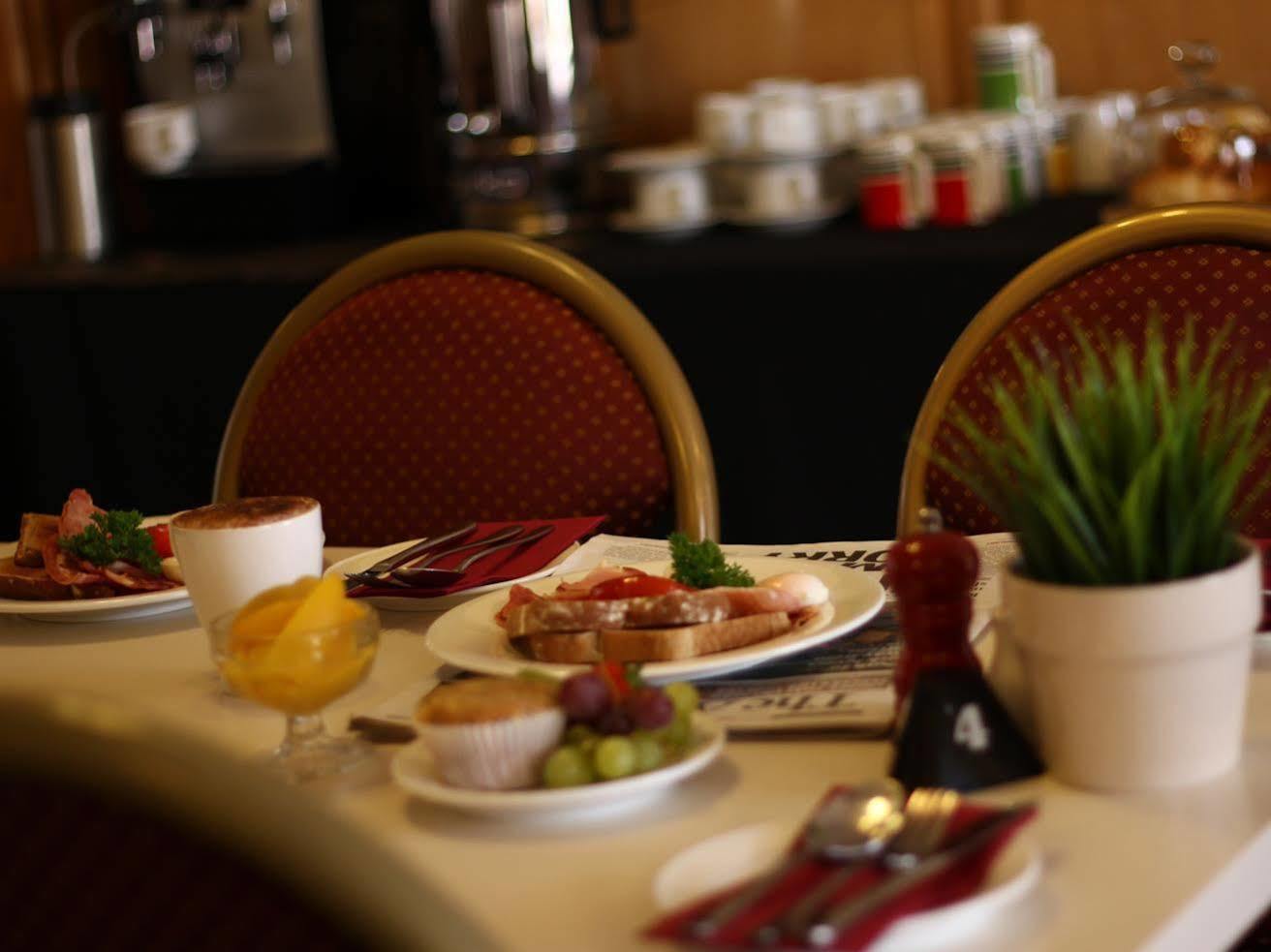 Adelaide International Motel Экстерьер фото
